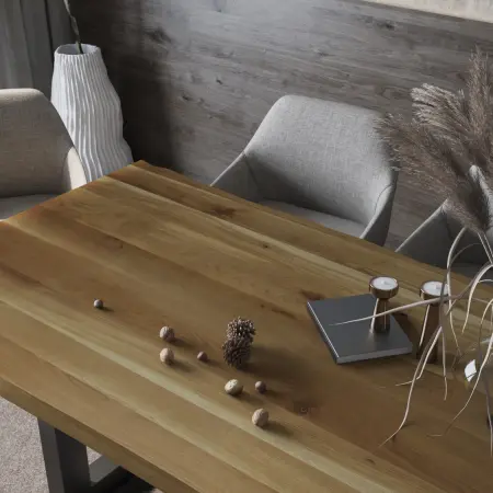 Esszimmer Massivholztisch