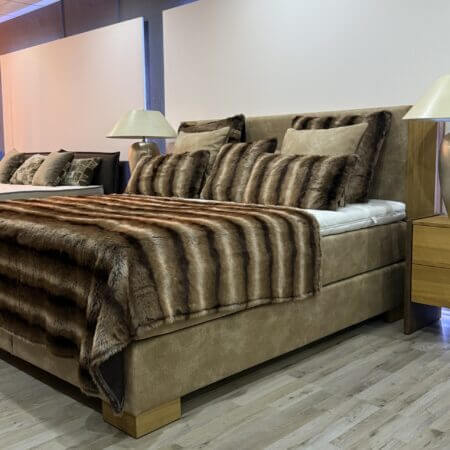 Luxuriöses Boxspringbett von DUOFORM – handgefertigt, Polsterbett nach Maß, individuelles Designer-Bett, hochwertige Boxspringbetten Ostwestfalen, Schlafkomfort made in Germany Boxspringbett kaufen Polsterbett Designer Boxspringbett Boxspringbetten nach Maß hochwertige Betten Deutschland Boxspringbetten Ostwestfalen Schlafkomfort made in Germany