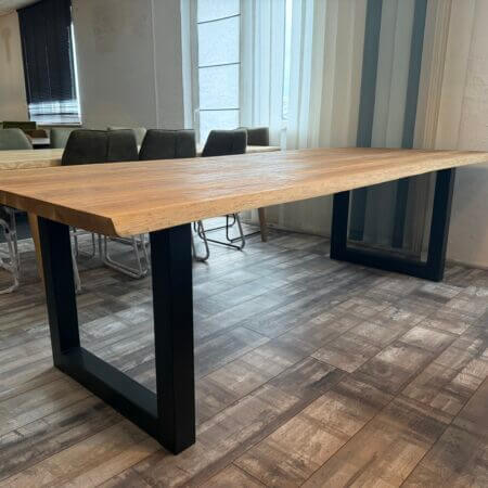 Massivholztisch von DUOFORM – hochwertiger Esstisch aus Massivholz, handgefertigter Holztisch nach Maß, Designer Tisch, individuelle Möbel Ostwestfalen, deutsche Holzverarbeitung